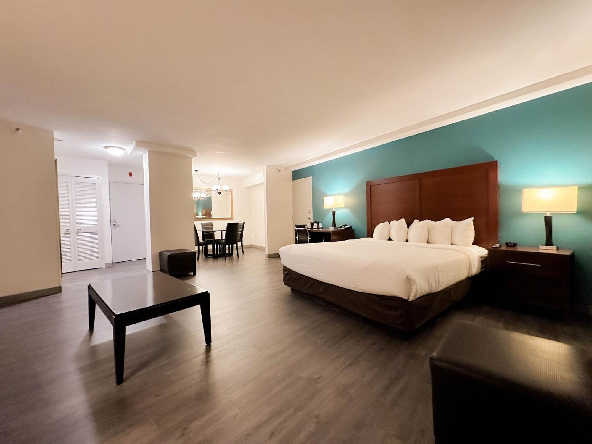 Comfort Inn & Suites Kissimmee By The Parks Four Corners Экстерьер фото