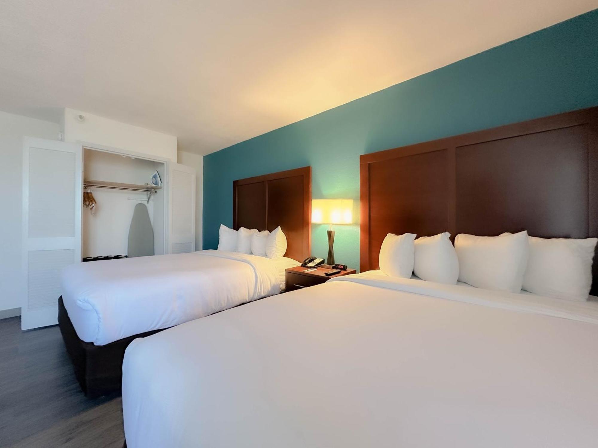 Comfort Inn & Suites Kissimmee By The Parks Four Corners Экстерьер фото